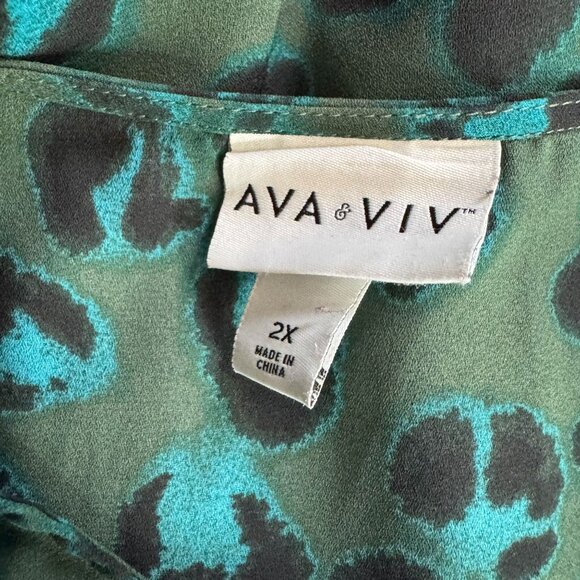 Ava Viv Animal Print Blouse Womens Size 2X Green Bright‎ Oversized Flowy Button - Picture 4 of 7